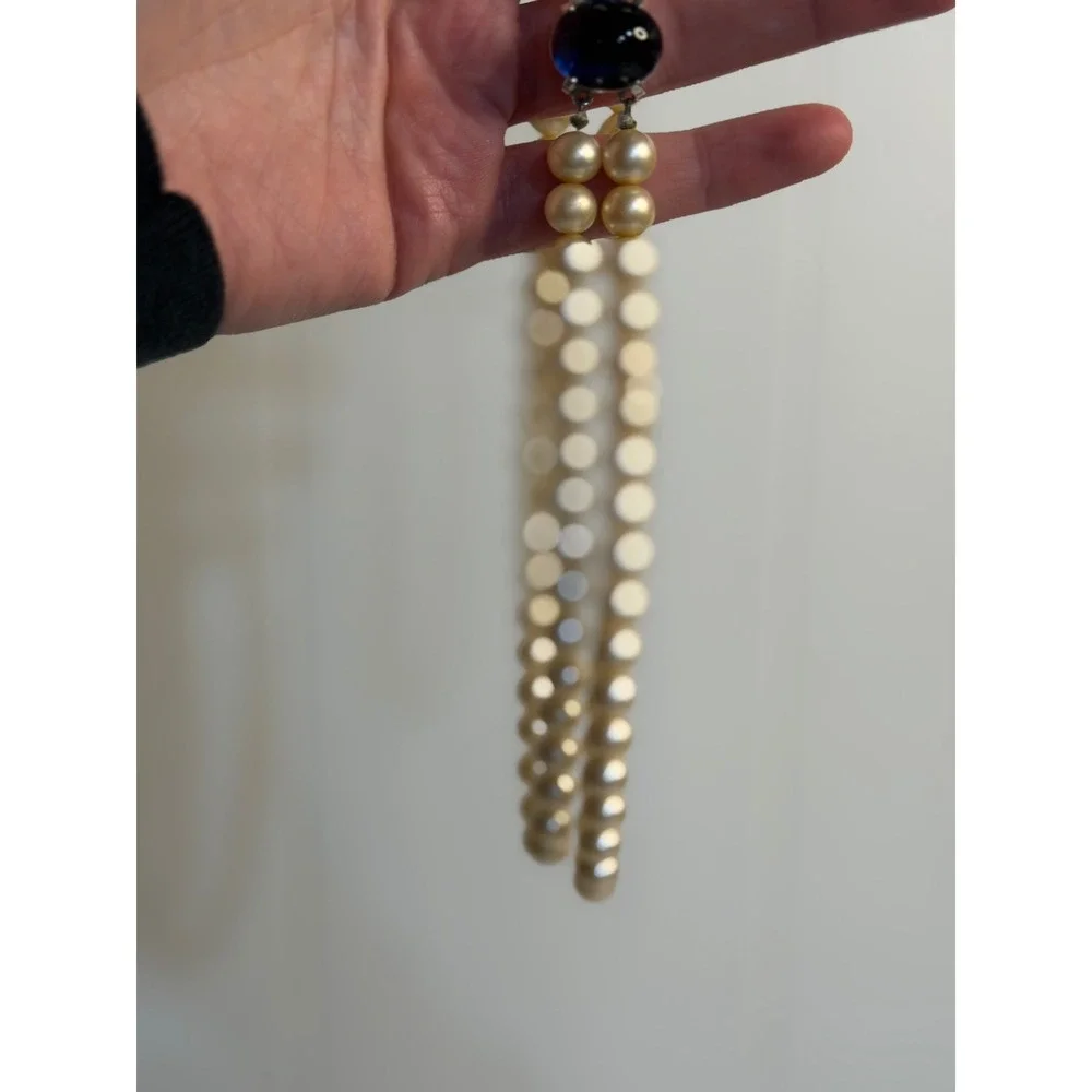 VTG Trifari‎ Faux Pearl Double Strand Necklace Cream Blue Cabochon Clasp Choker